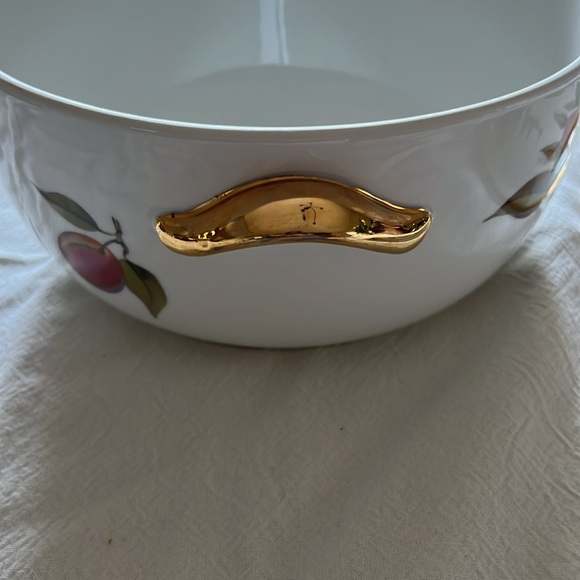 Royal Worcester Evesham Covered Casserole - Picture 5 of 6